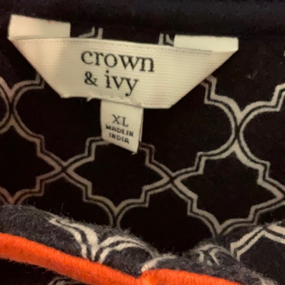 Crown & Ivy Top - Picture 6 of 8